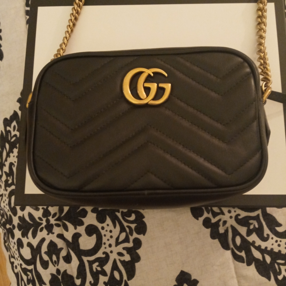 Beautiful Gucci crossbody purse